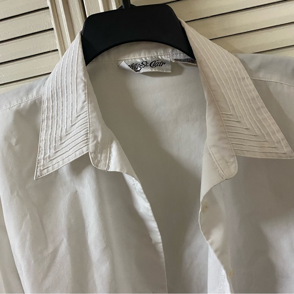 Vintage White button down shirt! Classic - Picture 2 of 7
